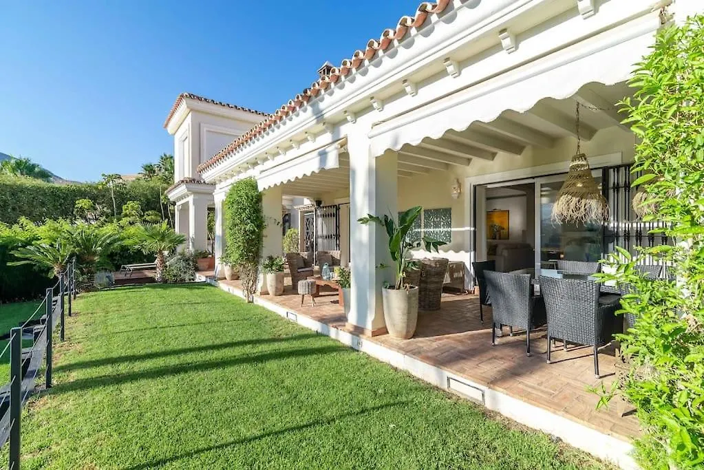 Ocean Views Luxury Villa Next To Beach Benalmádena 0*,  Ισπανία