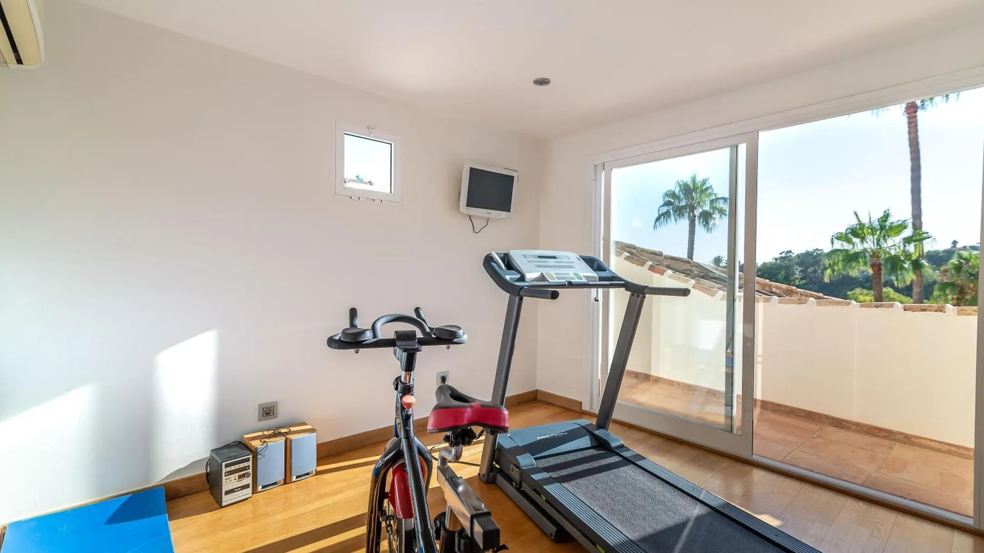 Ocean Views Luxury Villa Next To Beach Benalmádena